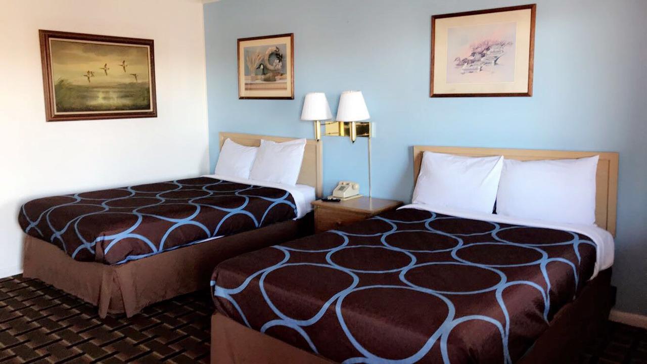 Village Inn Salina Ngoại thất bức ảnh